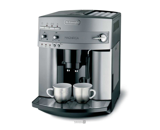 Кофемашина автоматическая Delonghi Magnifica ESAM 3200.S вид под углом